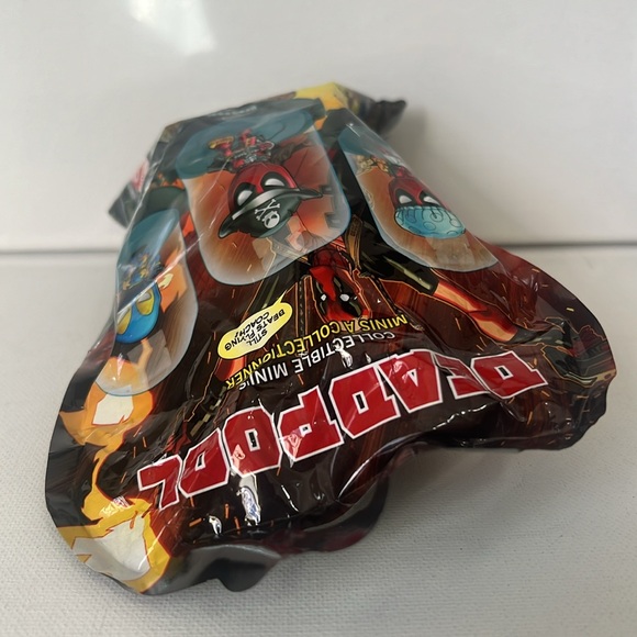 Marvel's Deadpool Collectable Original Mini Domez Figurine One Blind Box - Picture 4 of 4